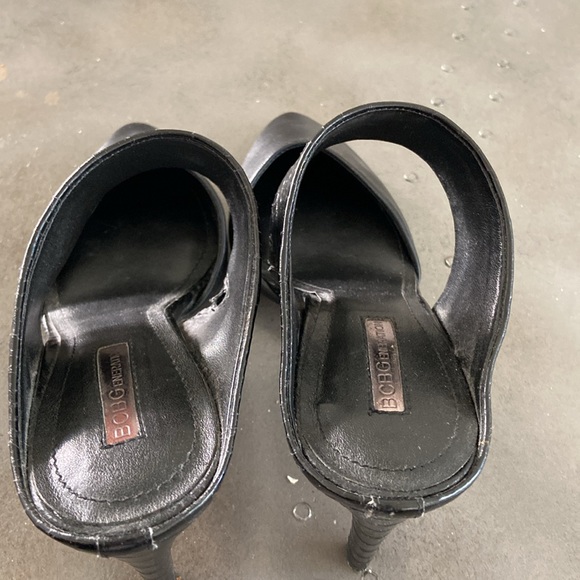 Slip on mules with 4 inch heels. Great with wide legged jeans. - Picture 3 of 5